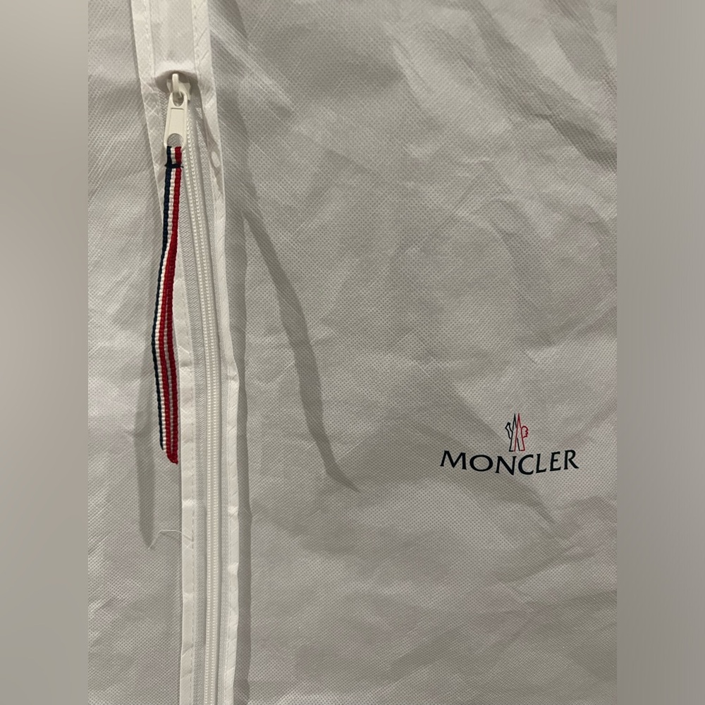 MONCLER Garment Bag - Picture 2 of 3